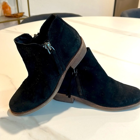 Gianni Bini Black Ankle Boots - Picture 2 of 8